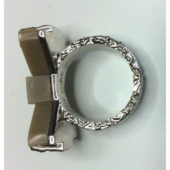 Marc by Marc Jacobs Textured Metal Brown Bow Ring - Picture 5 of 6